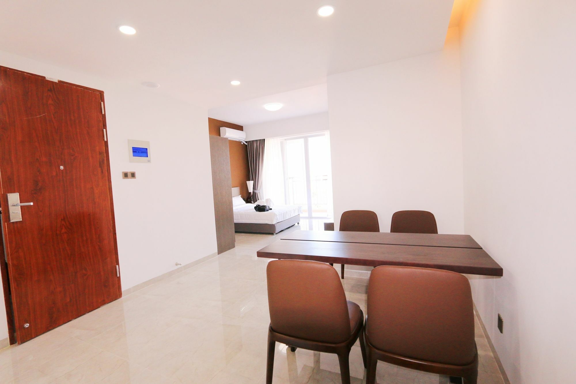 Eastland Hotel & Apartment Phnom Penh Exterior photo