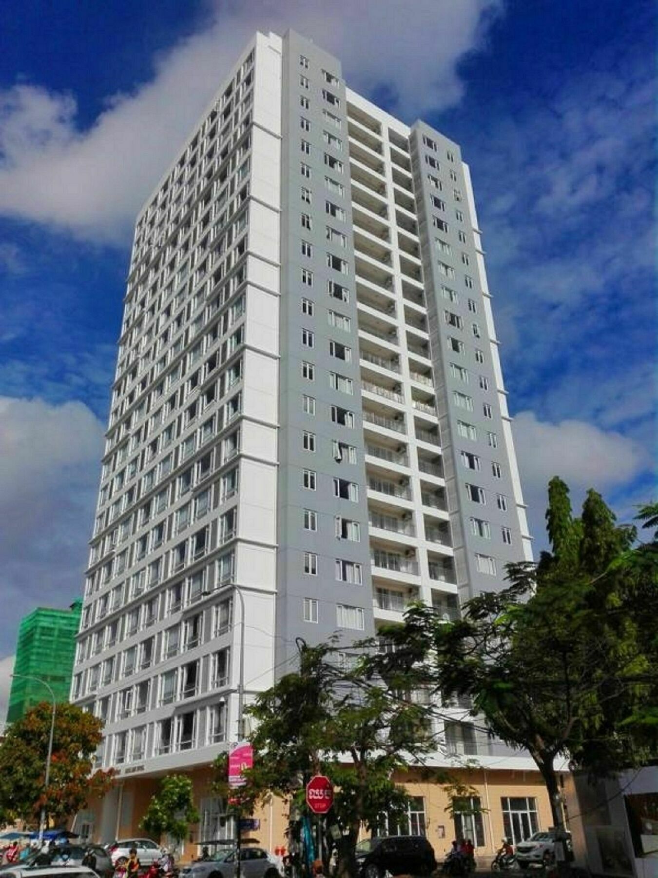 Eastland Hotel & Apartment Phnom Penh Exterior photo