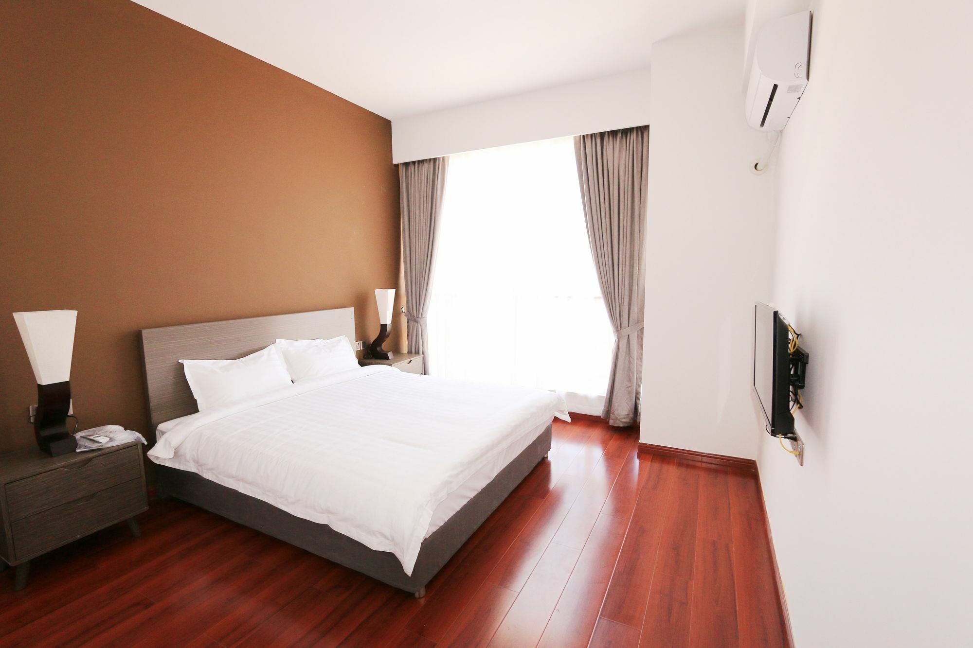 Eastland Hotel & Apartment Phnom Penh Exterior photo