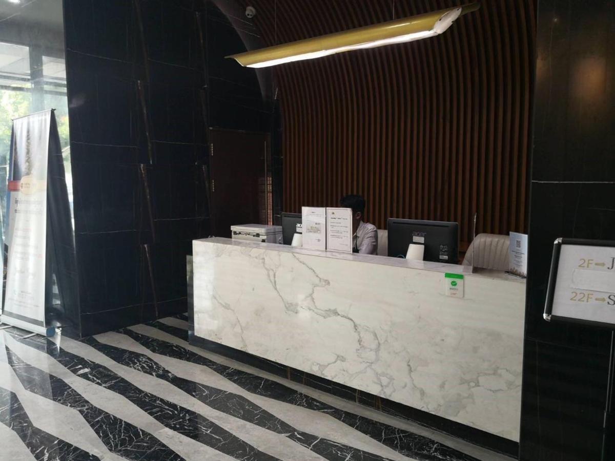 Eastland Hotel & Apartment Phnom Penh Exterior photo
